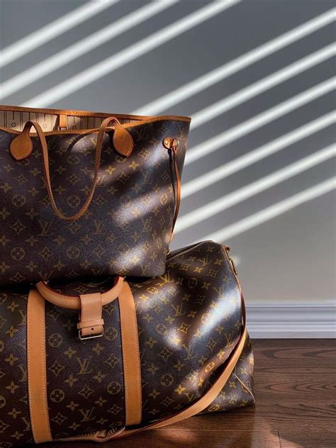 cuir louis vuitton provenance|louis vuitton purse lookup.